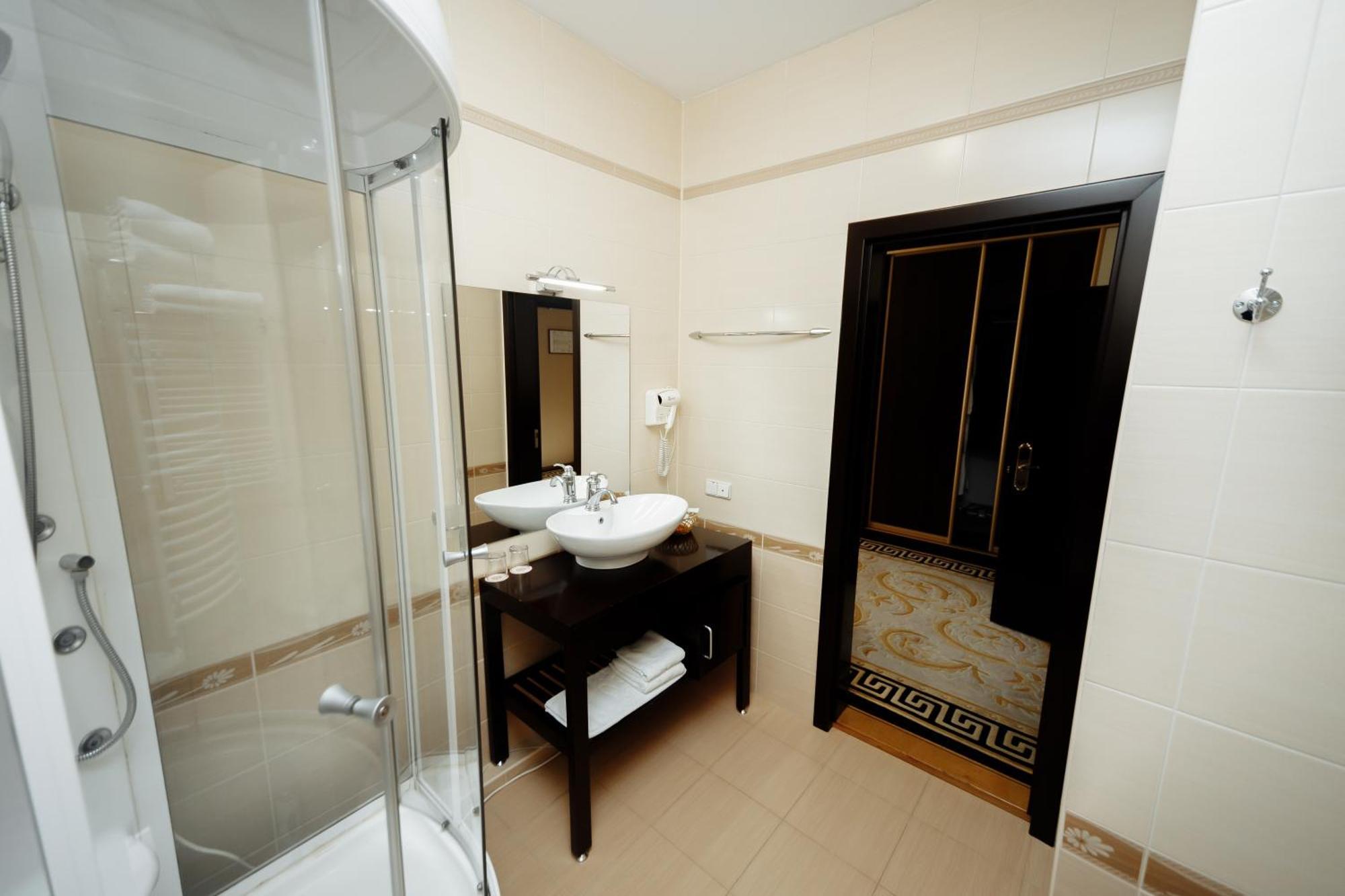 צ'יסינאו Hotel Royal Florence מראה חיצוני תמונה