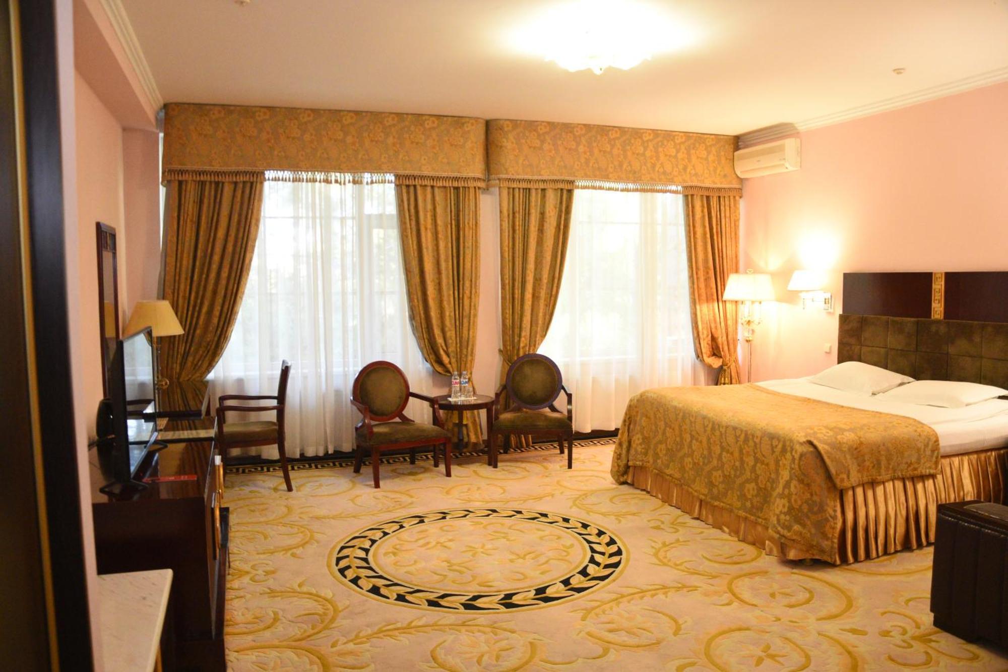 צ'יסינאו Hotel Royal Florence מראה חיצוני תמונה